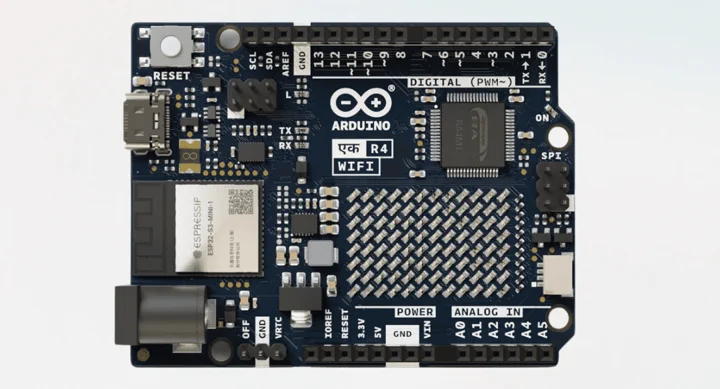 Arduino UNO EK R4 WiFi board